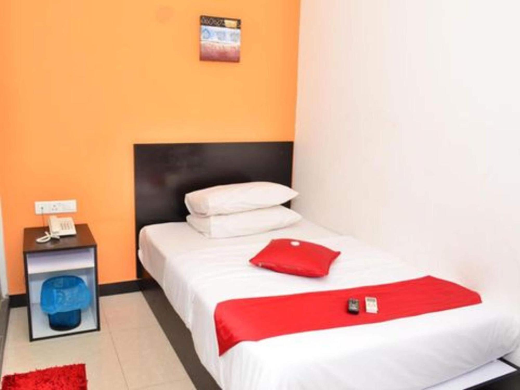 Oyo 91087 Hotel Dspark Port Klang Exterior foto
